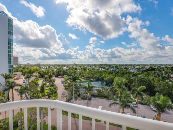 Lovely 3 Bedroom Vacation Condo in Naples